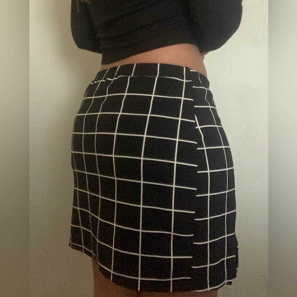 SHEIN grid pattern black skirt